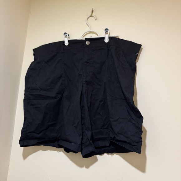 Women’s Riders by Lee Brand Black MidRise Casual Lightweight Shorts Size 24 NWOT - Picture 2 of 16